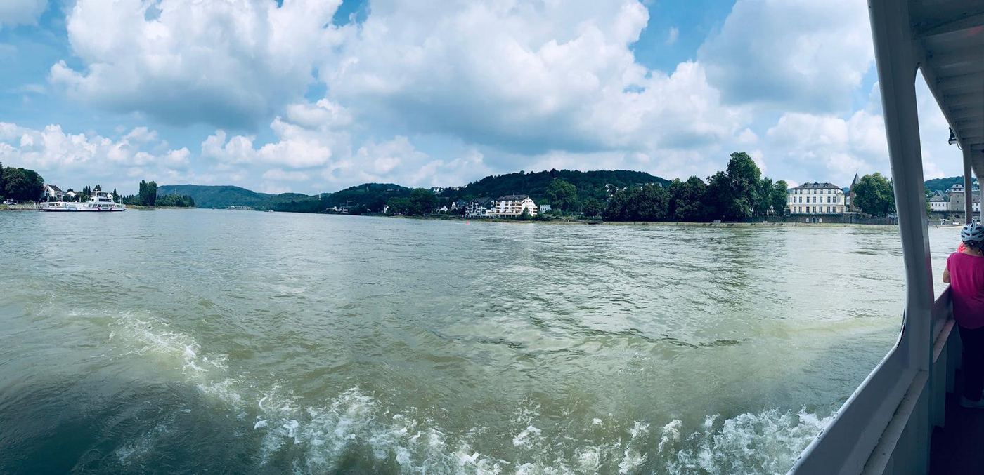 Fähre bei Linz am Rhein